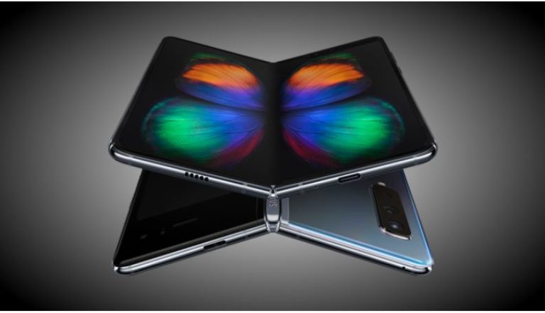 Samsung’un ilk katlanabilir ekranlı akıllı telefonu bugün satışa çıkıyor