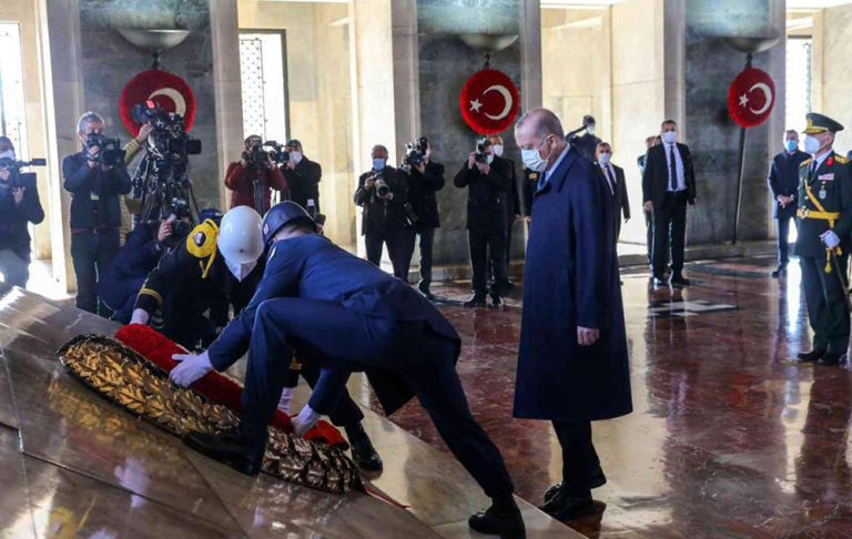 Bu da oldu; muhalif medya kuruluşları Anıtkabir’deki törene alınmadı