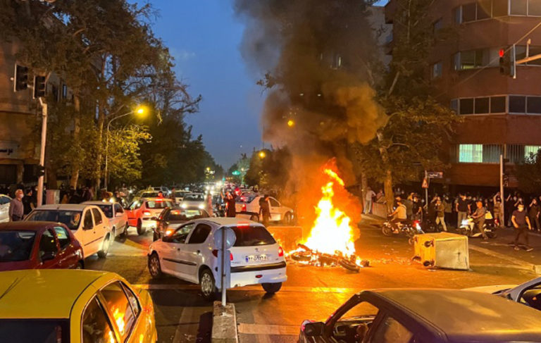 İran’da protestolarda 50 kişi öldü: Polis, Kürt kenti Şîno’da sokaklardan çekildi