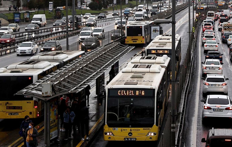 İstanbul’da toplu ulaşıma yüzde 35 zam; tam bilet 27 TL oldu