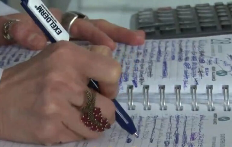Mansur Yavaş, eczanelerdeki veresiye defterlerindeki borçları kapattı