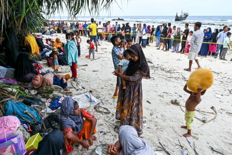 MYANMAR | İç savaşta evlerini terk edenlerin sayısı 3 milyona ulaştı  