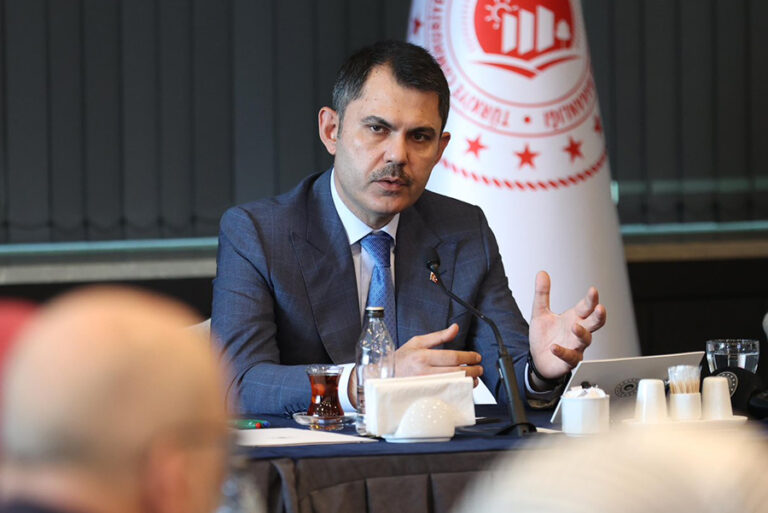 Murat Kurum: “Kreşlerin kapatılmasına ilişkin bir karar ve yazı yoktur”