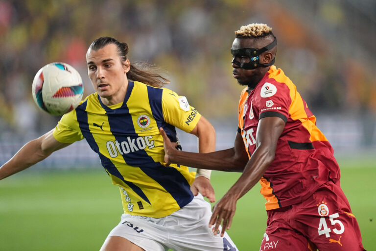 Fenerbahçe, Galatasaray’a Kadıköy’de yıkıldı: 3-1