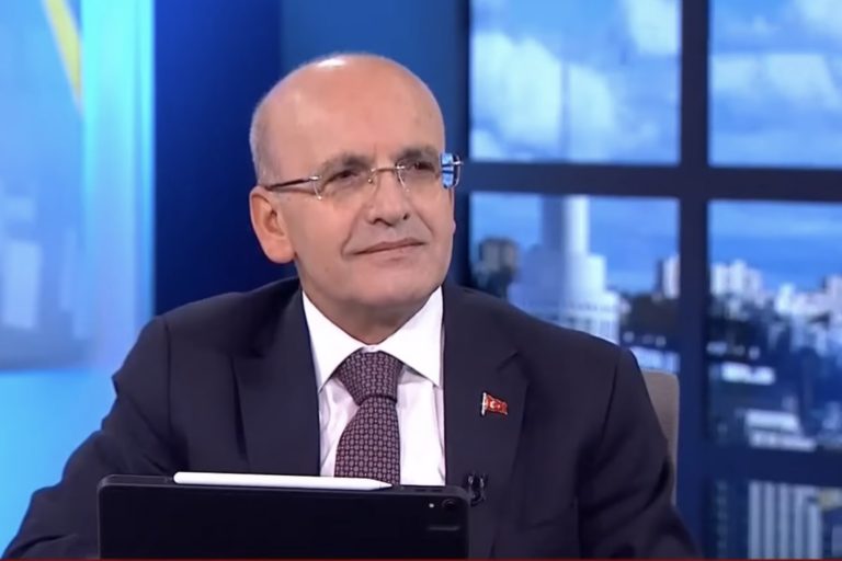 Mehmet Şimşek, ‘istifa’ iddialarını yalanladı: “Görevimizin başındayız”