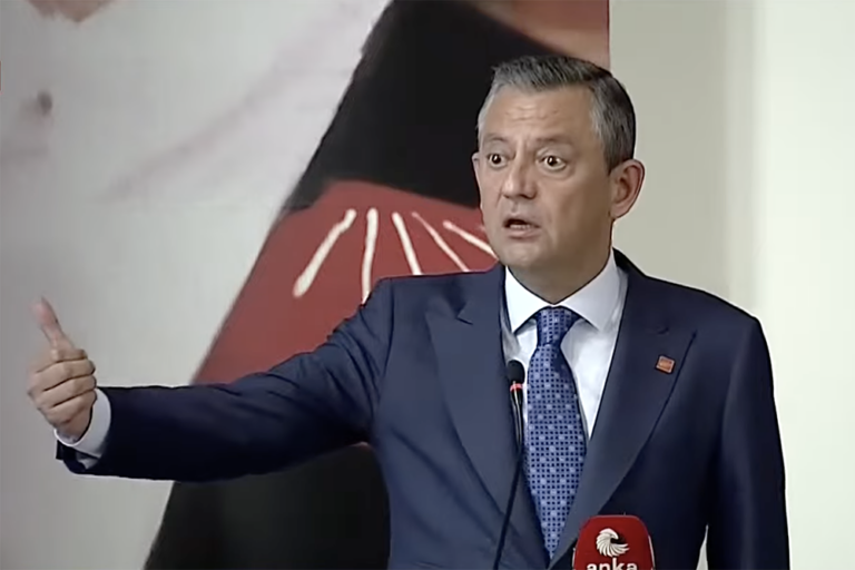 Özgür Özel, ‘militan’ yargıdan şikayet etti: “Kimin başı vurulacaksa Akın Gürlek orada”