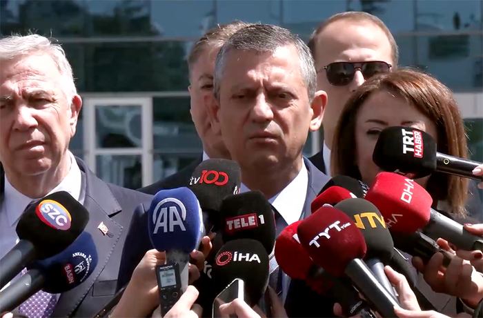 Özgür Özel: “Net söylüyorum; Erdoğan’ın koltuğu için ülkenin geleceği feda ediliyor”